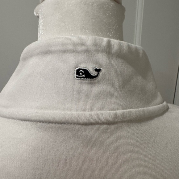 Vineyard Vines Women's white cotton pullover sweatshirt
Size XL - Picture 6 of 7